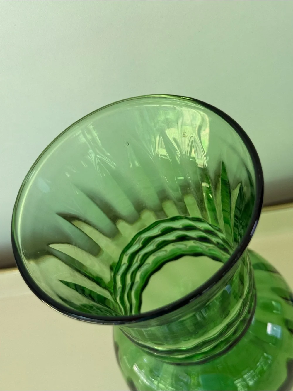Vintage Anchor Hocking Green Glass Vase Rope and Swirl Design 6 1/2”